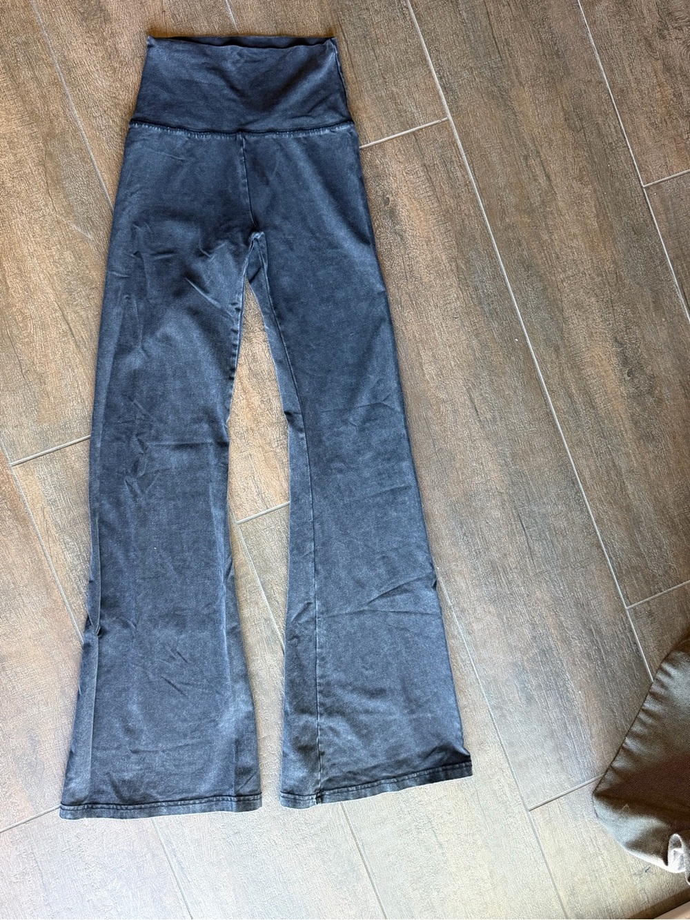 Acid wash dark grey Flared Yoga Pants